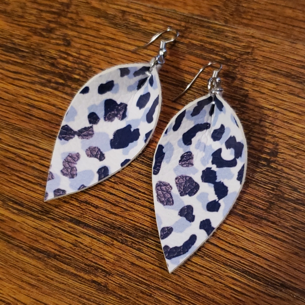 ‼‼ BLUE LEOPARD PRINT FAUX LEATHER EARRINGS ❤‼❤‼❤‼